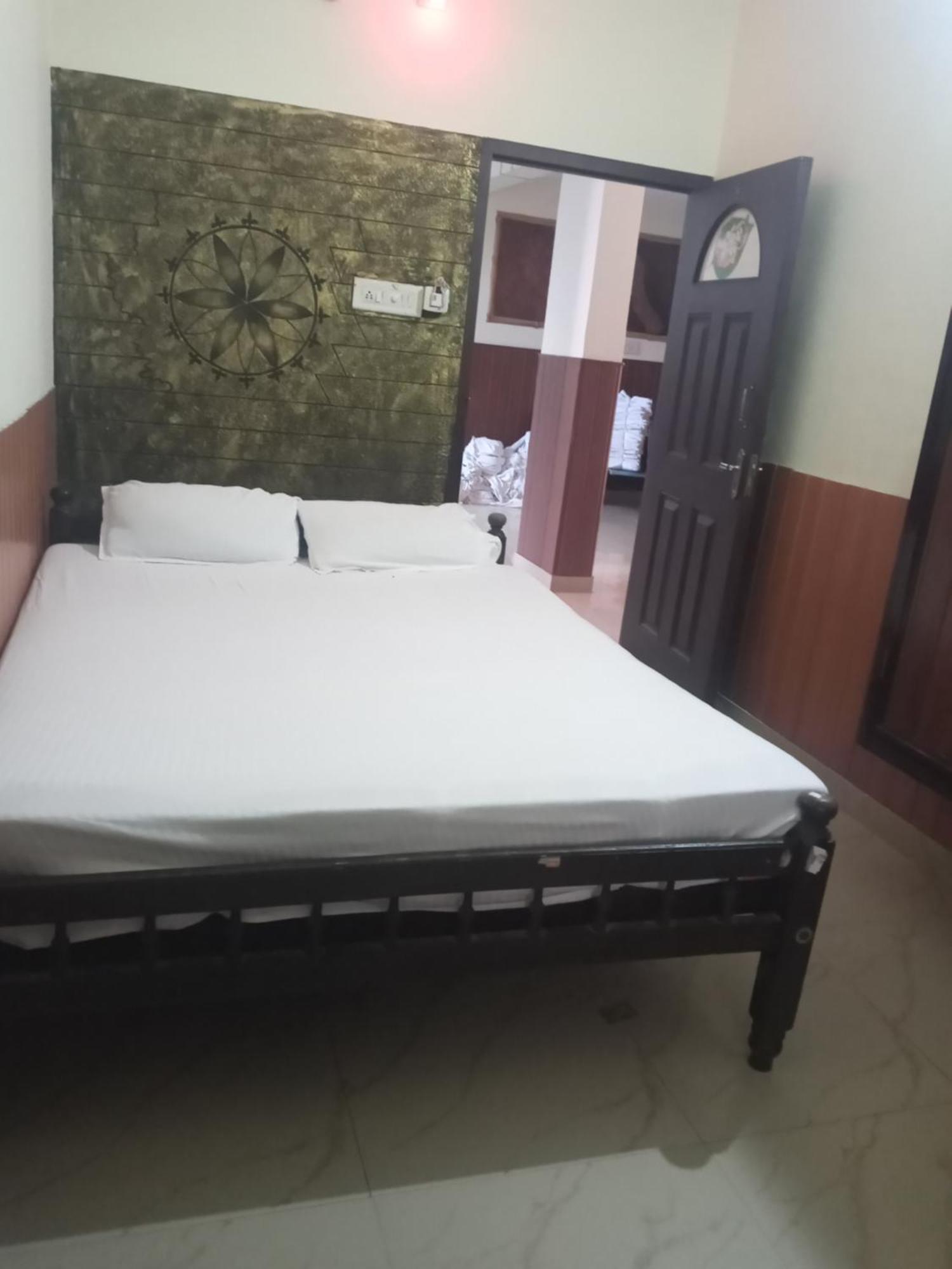 Avanti Inn Ґуруваюр Екстер'єр фото