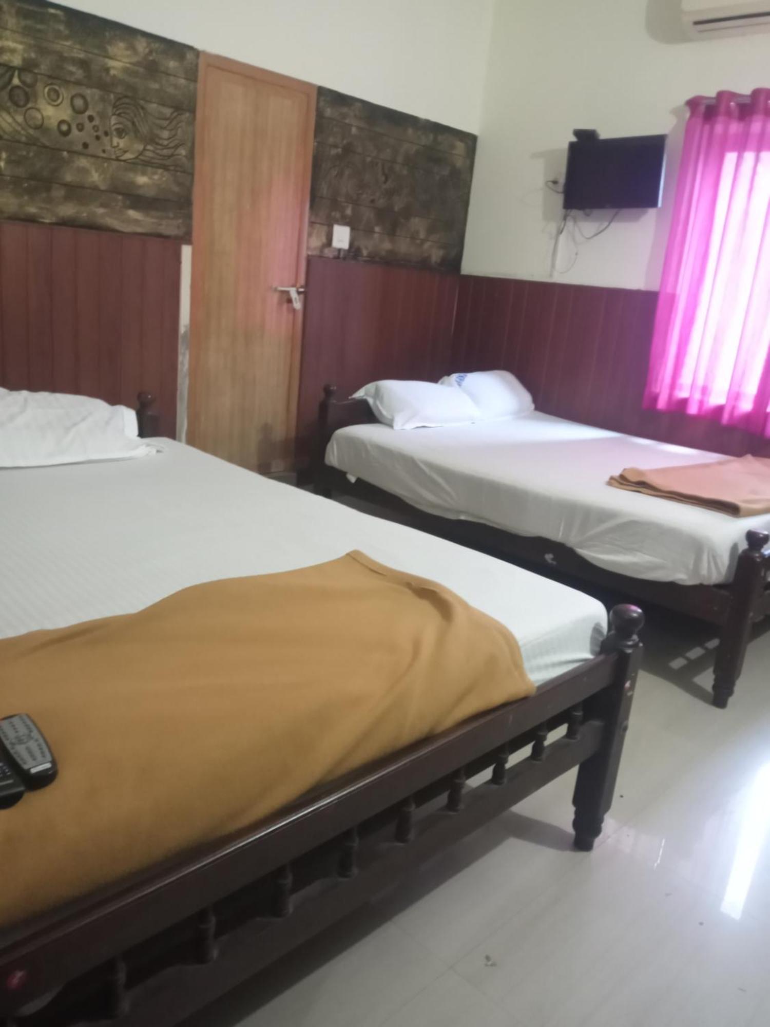 Avanti Inn Ґуруваюр Екстер'єр фото