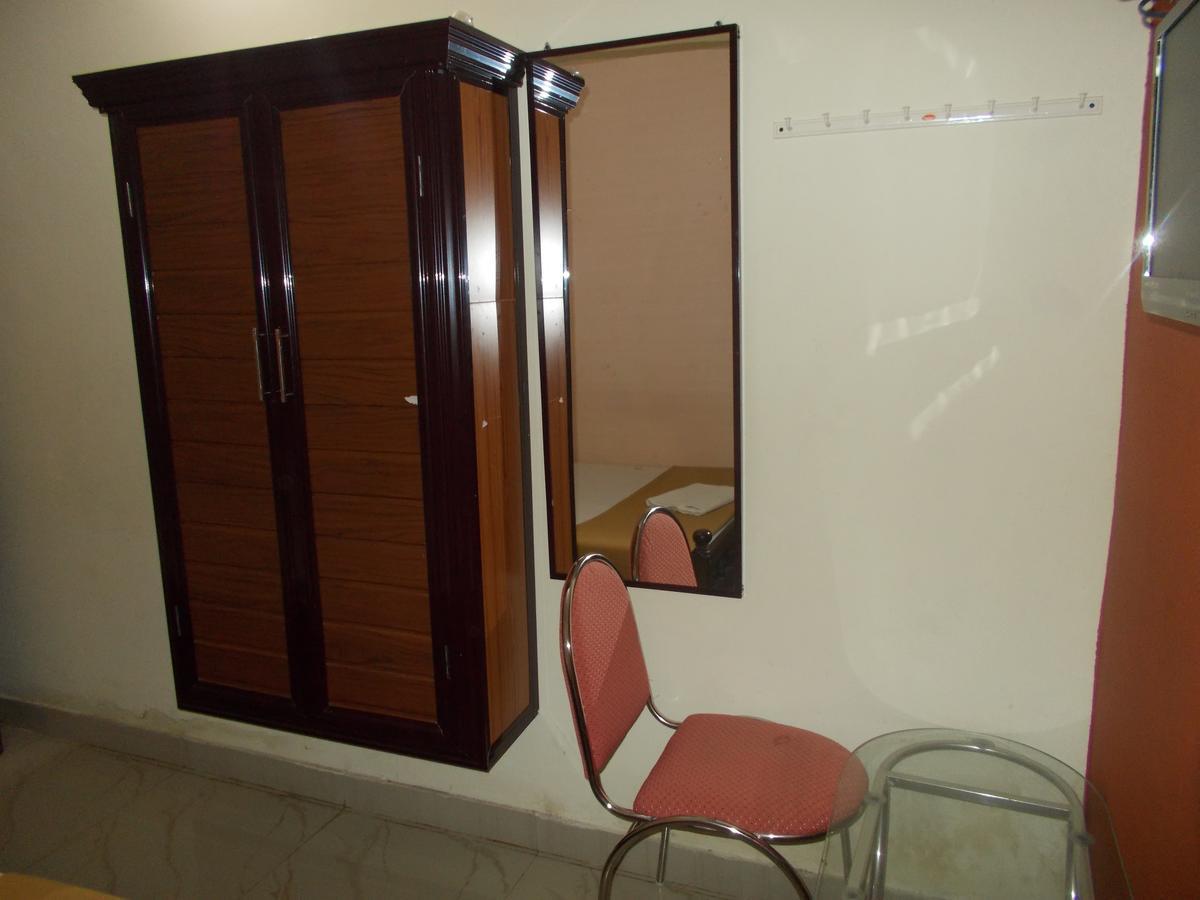 Avanti Inn Ґуруваюр Екстер'єр фото